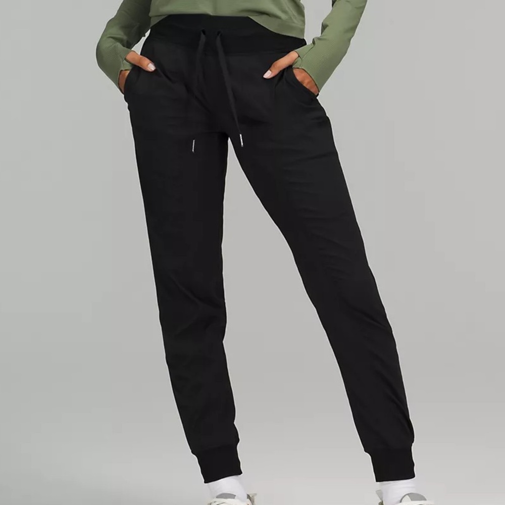 lululemon jogger pants black size 8
